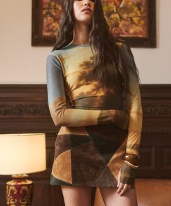 Stretch Printed Mesh Long Sleeve Thumbhole Top