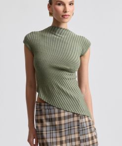Sleeveless Radial Rib Asymmetric Knit Top